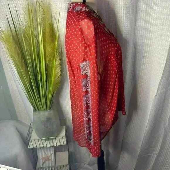 Free People Women’s M Red Button-Up Sheer Chiffon Roll Tab/Long Sleeve Tunic - Picture 10 of 15